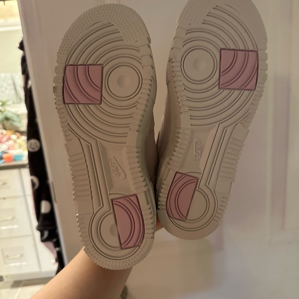 Nike AF1 - Picture 2 of 3
